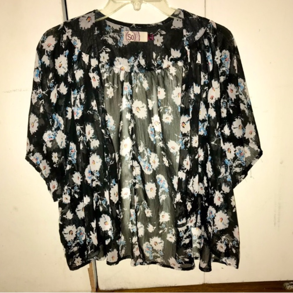 SO Flowy Floral Wrap Cover Up S